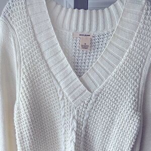 DKNY White Vneck Stitch Sweater